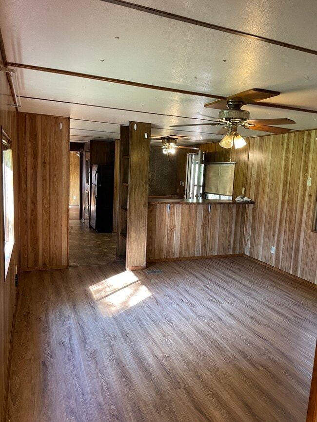 Photo - 117 Monday Dr