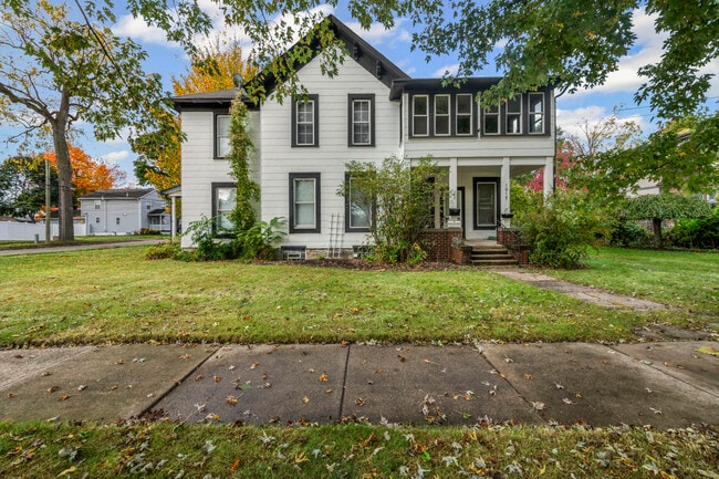 Building Photo - 1017 N Holbrook St