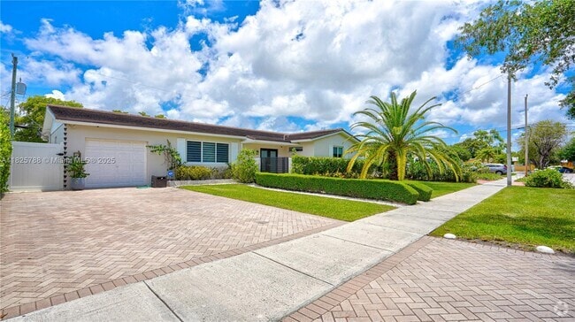 Building Photo - 9573 SW 57th St Rental