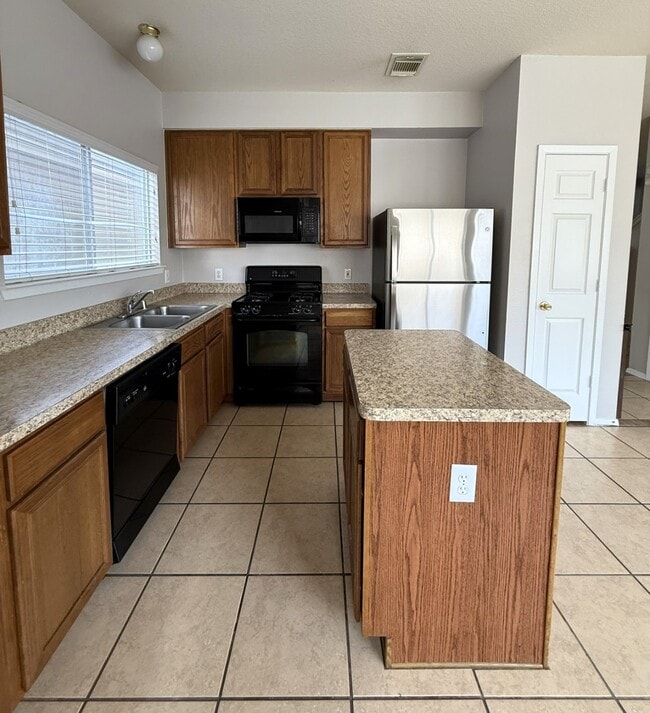 Photo - 3914 Mossy Pl Ln