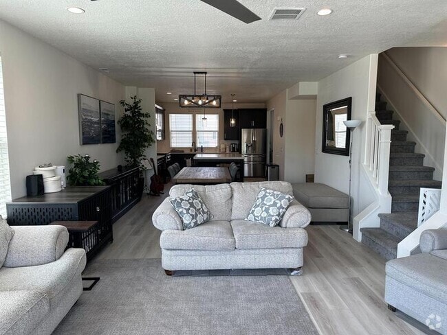 Building Photo - 4672 W Vermillion Dr Rental