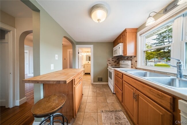 Photo - 4300 Fay Rd