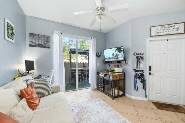 Photo - 2905 Hidden Hills Rd