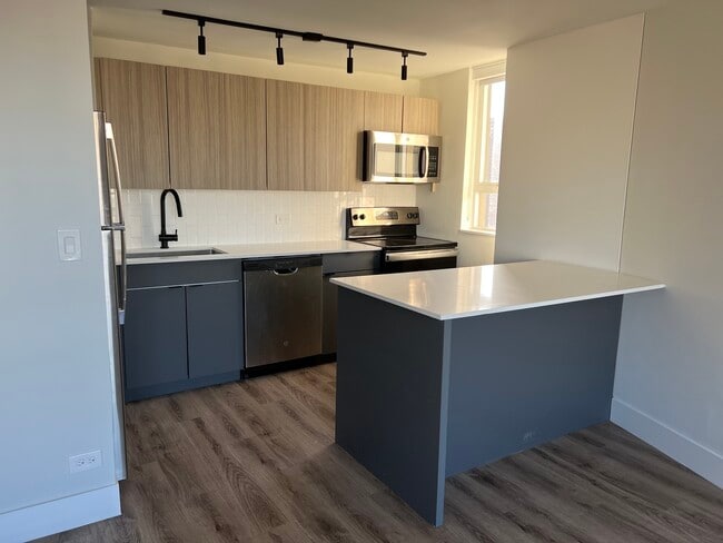 Photo - 2 E Oak St Unit 2002