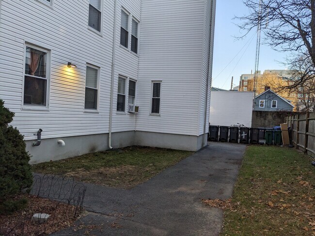 Photo - 82 Hampshire St Unit 3