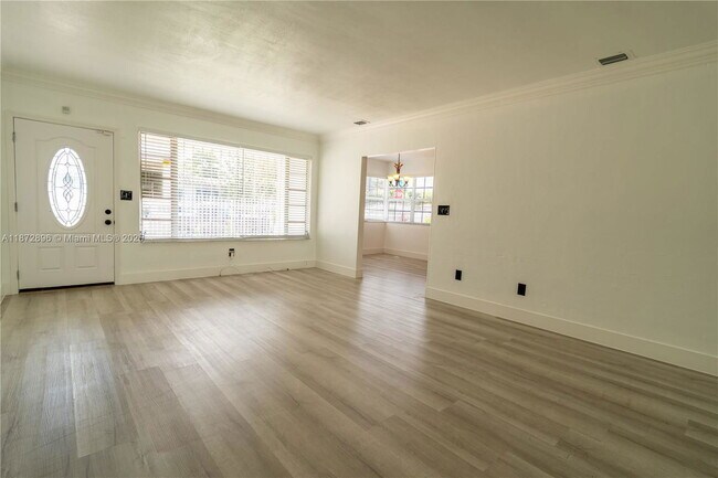 Photo - 431 NW 47th St