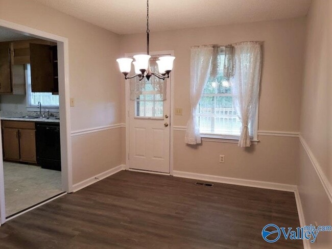 Photo - 132 Raleigh Way
