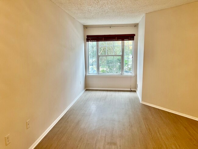 Photo - 1452 York St Unit 1452