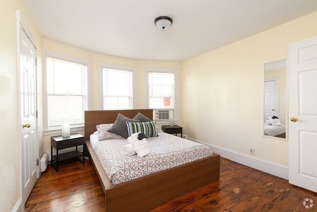 Building Photo - 14 Kilby St Unit 2 Rental