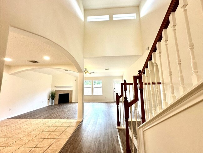 Building Photo - 25311 Clover Ranch Dr