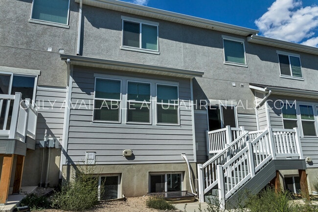 4081 W Harmony Dr