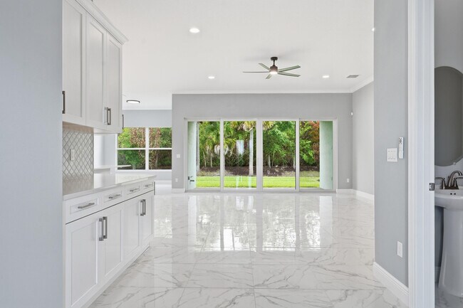 Photo - 6391 High Pointe Cir