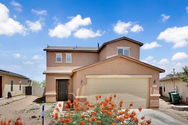 Photo - Spacious Sanctuary in Sahuarita: Modern Living Meets Outdoor Comfort