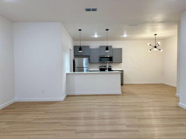 Photo - 5703 Kemper St