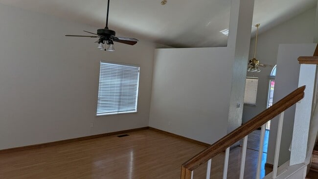 321 Falcon Ct