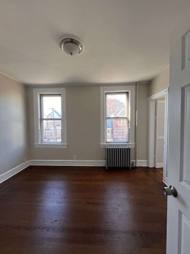 Photo - 76 Pearsall Ave Unit 3