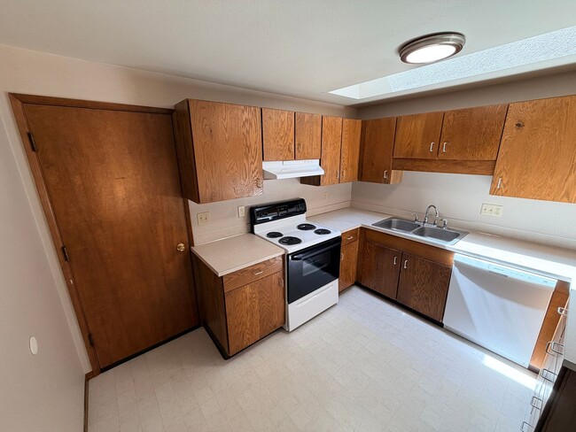 Photo - 1545 Distinctive Ct S Unit 1545