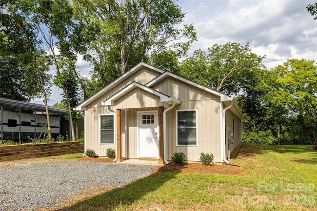 Photo - 810 Long St
