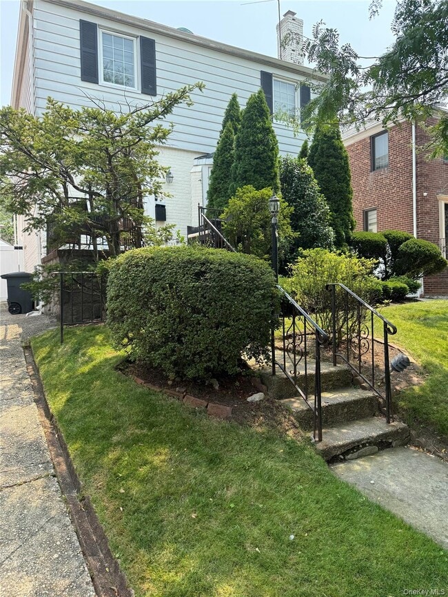 Photo - 80-07 192nd St