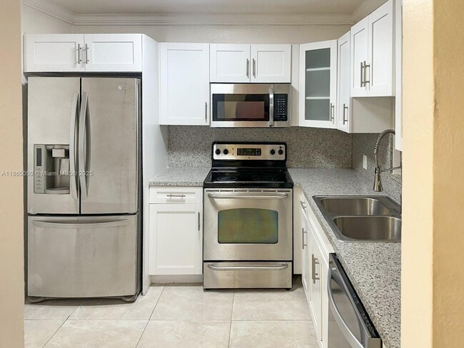 Building Photo - 11925 NE 2nd Ave Unit B109 Rental