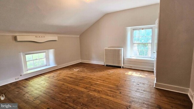 Building Photo - 1315 Burke Rd Unit 6 Rental