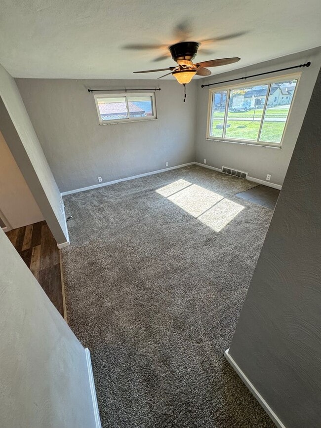 Photo - Updated 2 Bedroom Ranch Home in Elizabeth ...