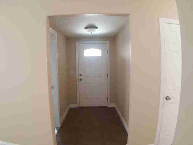 Photo - 301 Kings Ave