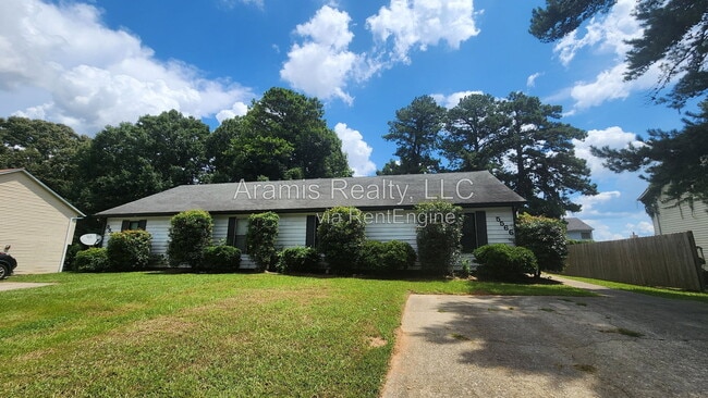 Building Photo - 5566 Windwood Rd