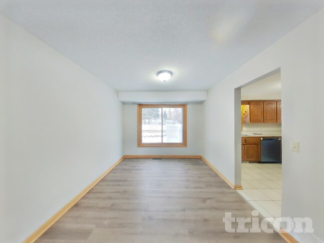 Photo - 4845 Orleans Ln N