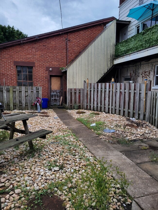 Photo - 212 State St