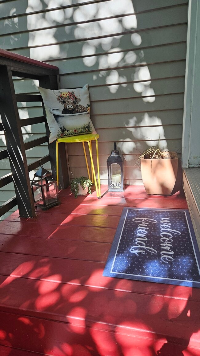 Photo - 415 W 7th St