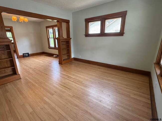 Photo - 824 N 47th St