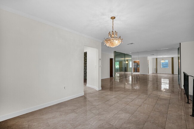 Photo - 244 NW 43rd St