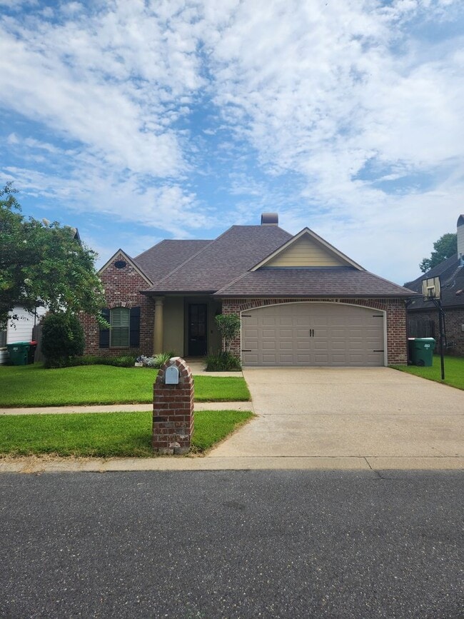 Building Photo - 4 bedroom home for rent