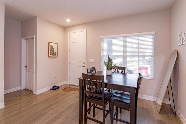 884 Klondike Ave