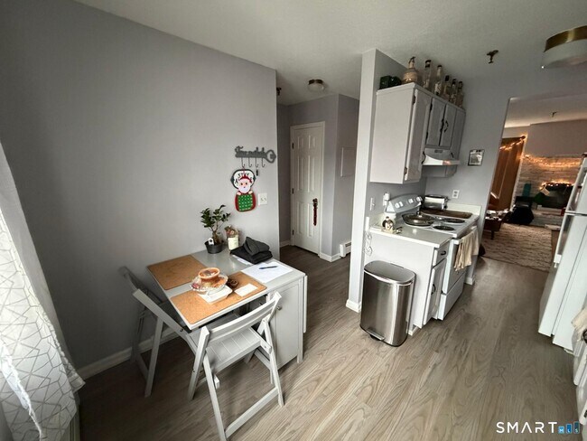 Photo - 678 Savin Ave Unit APT 2E