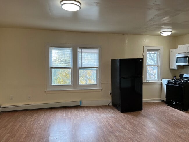 65 Drake St Unit 2
