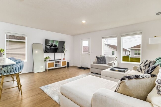 Photo - Easy access to shopping, interstate & Navy Federal complex!