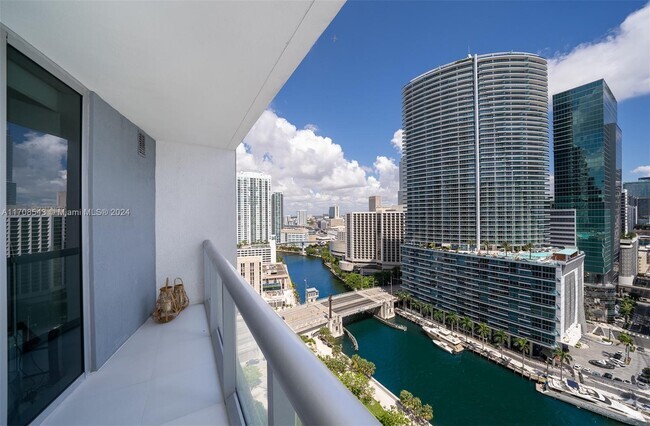 Building Photo - 475 Brickell Ave Unit 2310 Rental