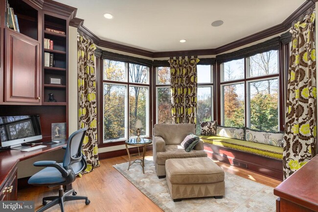 Photo - 7818 Crownhurst Ct