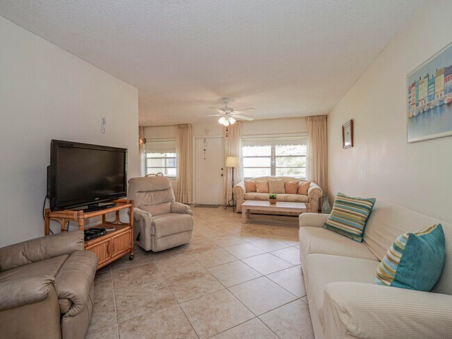 41 Woodland Dr Unit 205