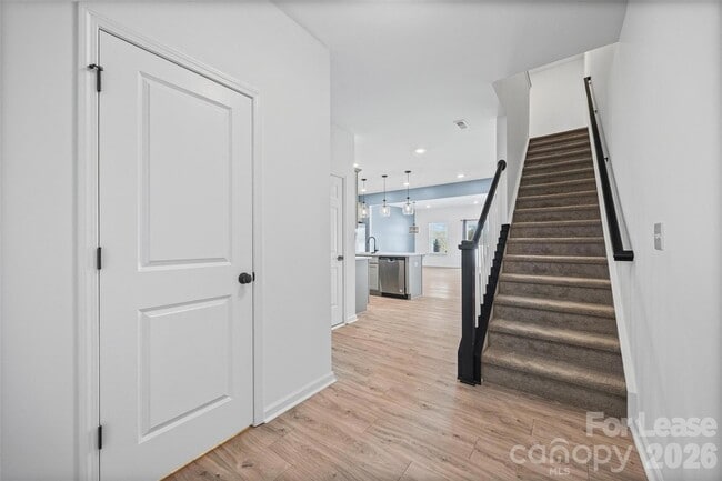 Photo - 512 Station St