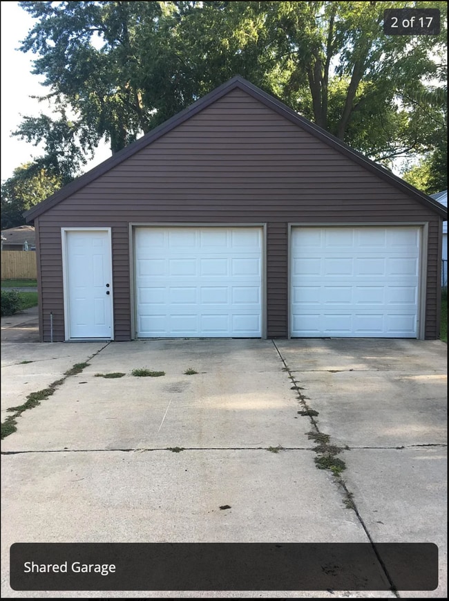 Plaza de garaje compartida/estacionamiento fuera de la calle - 1225 8th Ave NW Unidad 1