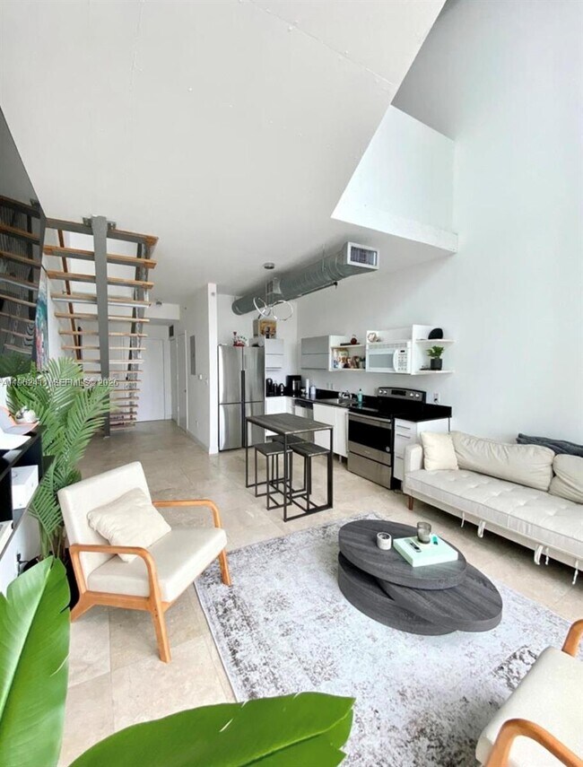 Building Photo - 690 SW 1st Ct Unit 1715