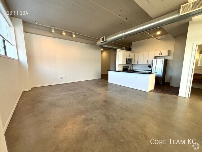 Building Photo - Large 1 Bedroom Loft Downtown Unit 307