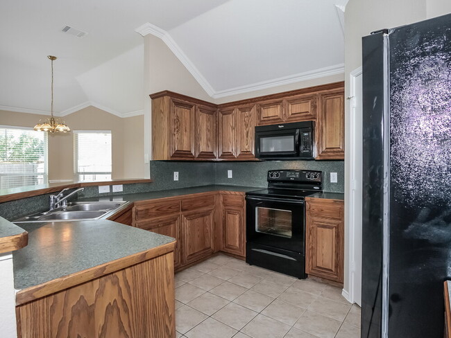 Photo - 4504 Emerald Leaf Dr