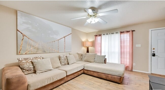 Photo - 4203 Deek Dr Unidad B