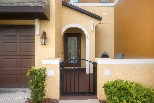 1310 Lara Cir