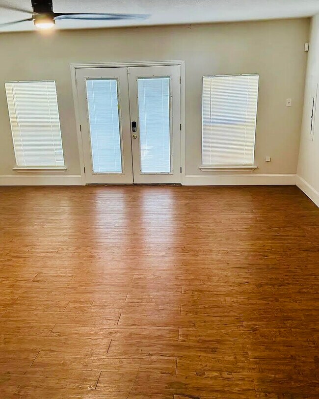 Photo - 1817 Crooked Ln