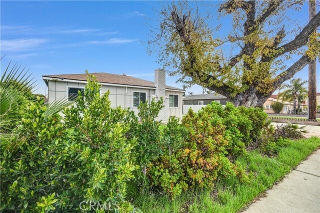 Photo - 12811 Oaks Ave